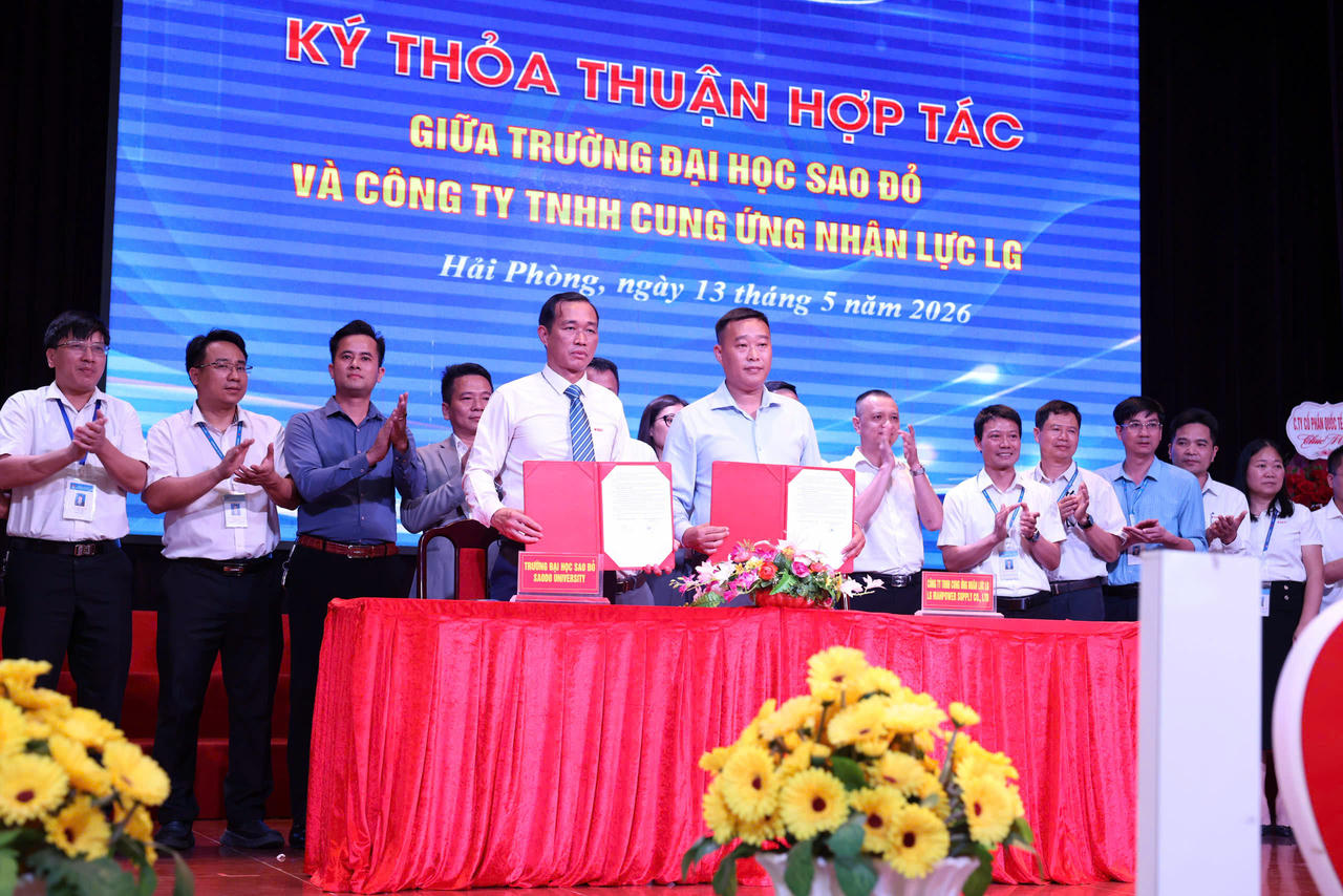 Lễ ký kết hợp tác giữa Trường Đại học Sao Đỏ và doanh nghiệp.