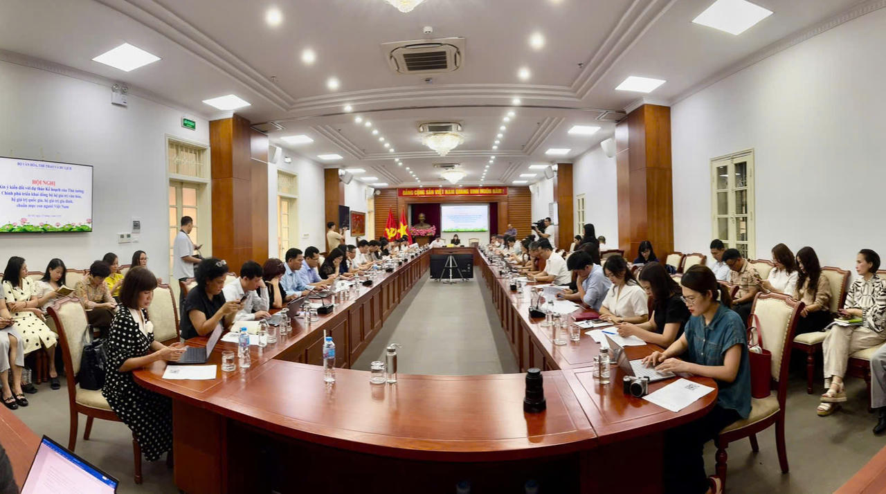 Hội nghị xin ý kiến đối với dự thảo Kế hoạch của Thủ tướng Chính phủ triển khai đồng bộ hệ giá trị văn hóa, hệ giá trị quốc gia, hệ giá trị gia đình, chuẩn mực con người Việt Nam do Bộ VH,TT&DL tổ chức ngày 13/5/2026 (Ảnh trong bài: PV)