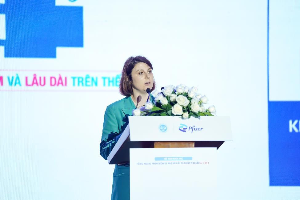 TS. Raffaella Iantomasi, Tiến sĩ Vi sinh y học và Vi khuẩn học, Giám đốc Y khoa vắc-xin não mô cầu – Công ty Pfizer