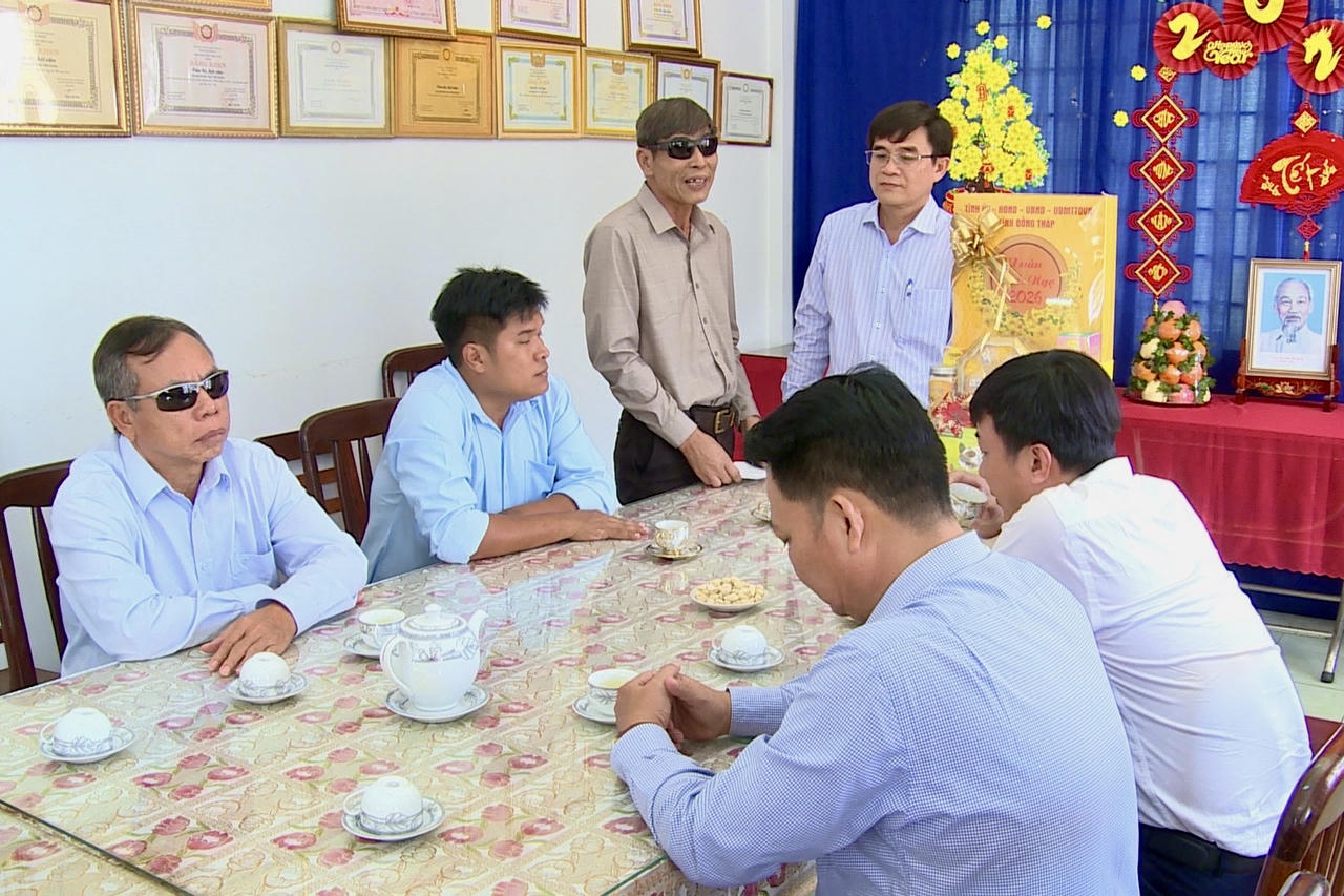 Việc tiếp tục duy trì chế độ trợ cấp đối với cán bộ Hội Người mù tỉnh góp phần bảo đảm thu nhập, tạo điều kiện để đội ngũ cán bộ chuyên trách yên tâm công tác