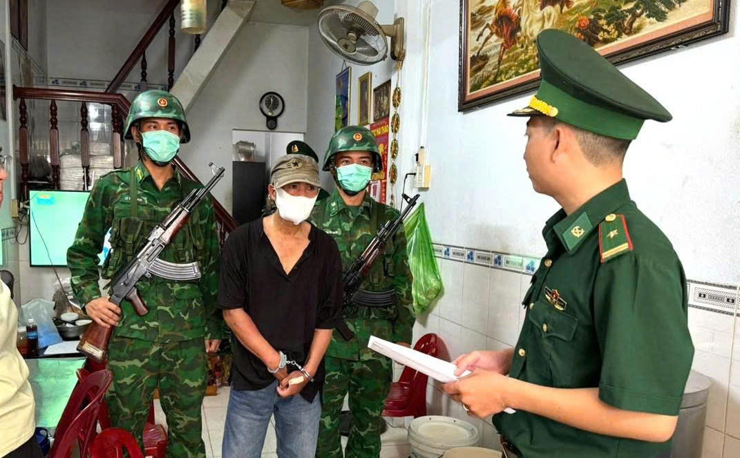 Bộ đội Biên phòng tỉnh Khánh Hòa phối hợp bắt giữ 4 đối tượng liên quan đến hành vi mua bán, tàng trữ trái phép chất ma túy trên địa bàn tỉnh.
