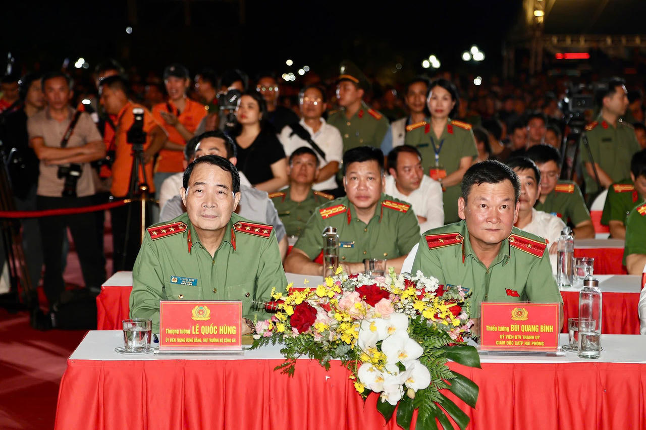 Đêm Gala ‘Tổ quốc bình yên - Hải Phòng rực sáng’: Khúc tráng ca về TP Cảng và người chiến sĩ Công an