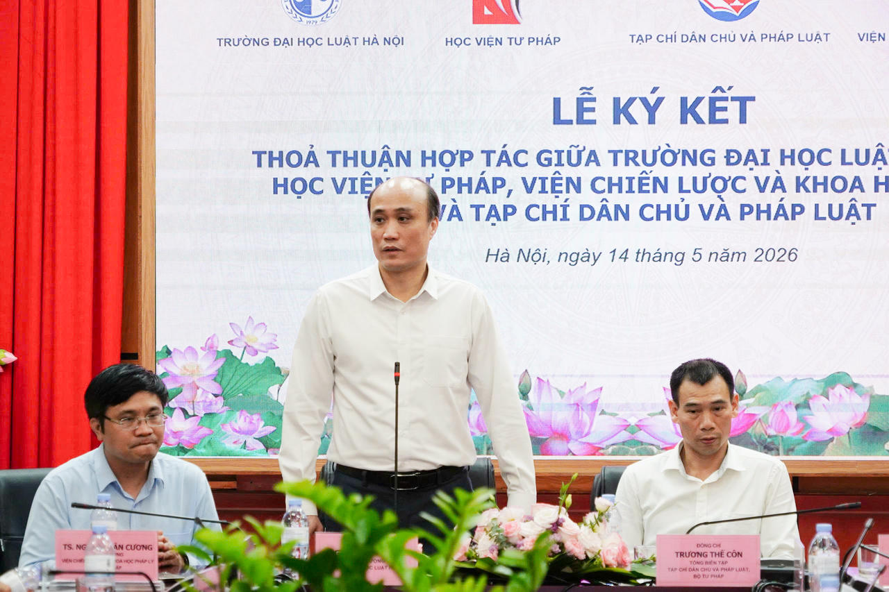 PGS.TS Tô Văn Hoà phát biểu tại buổi lễ.