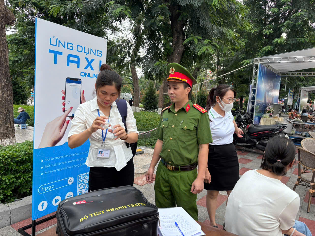Công tác giám sát bảo đảm ATTP cũng được thực hiện nghiêm túc trong suốt thời gian diễn ra chuỗi hoạt động của lễ hội