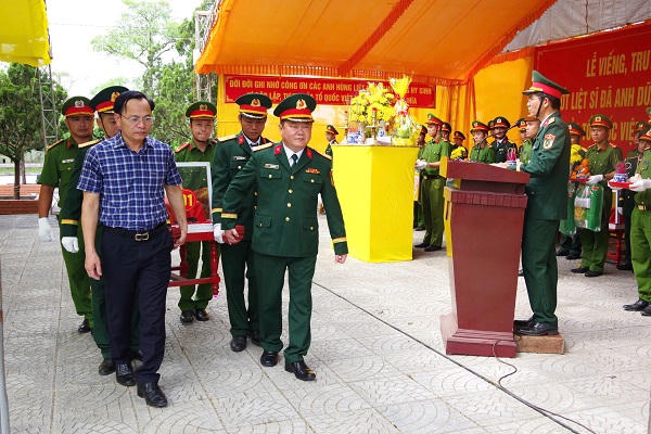 Trang nghiêm lễ truy điệu, an táng 5 hài cốt liệt sĩ tại Quảng Trị