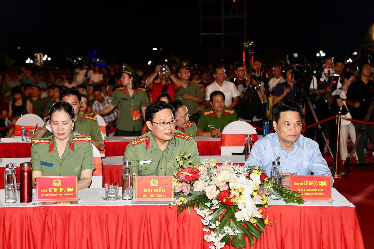 Đêm Gala ‘Tổ quốc bình yên - Hải Phòng rực sáng’: Khúc tráng ca về TP Cảng và người chiến sĩ Công an