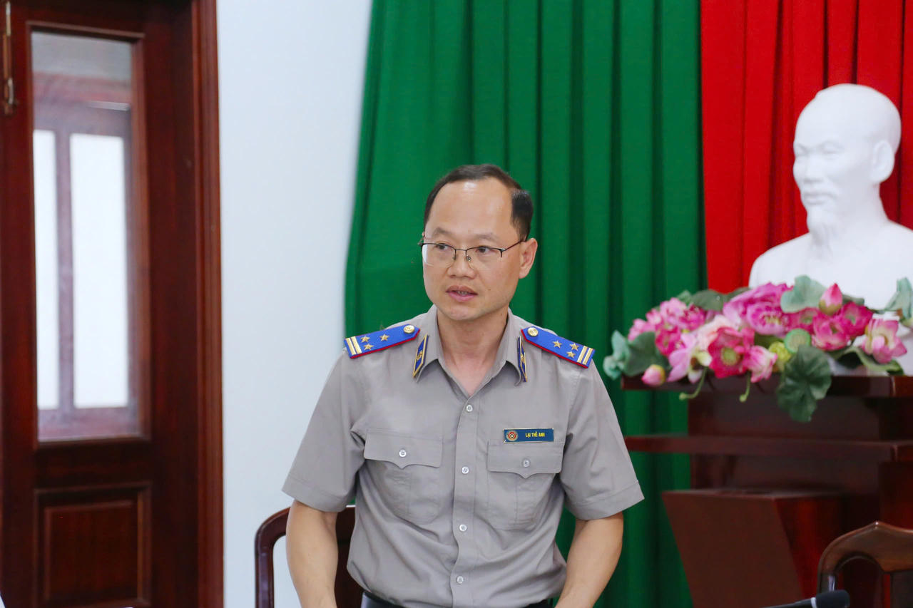 Đồng chí Lại Thế Anh, Phó Chánh Văn phòng Cục Quản lý THADS phát biểu tại buổi làm việc.