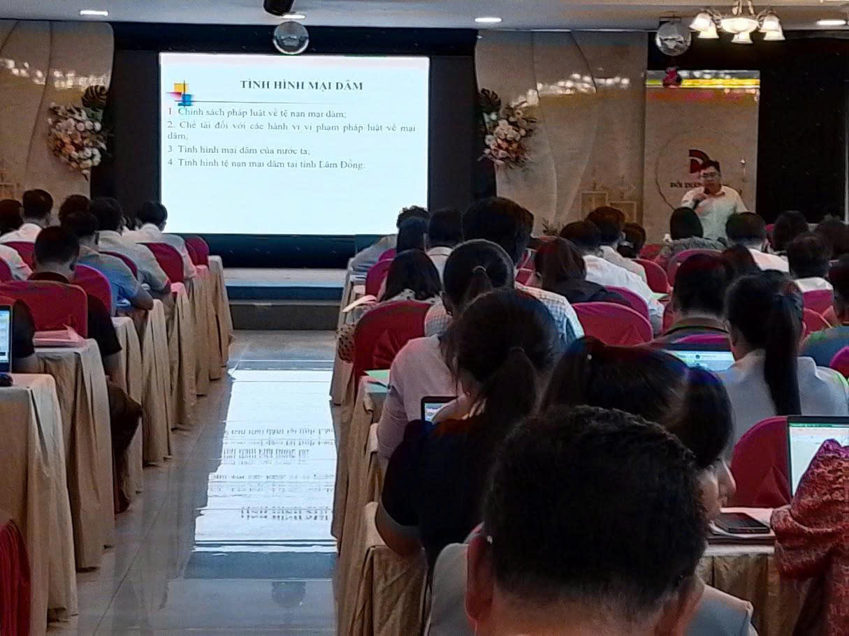 Bồi dưỡng nâng cao năng lực chuyên môn, nghiệp vụ cho cán bộ, cộng tác viên thực hiện phòng, chống mại dâm.