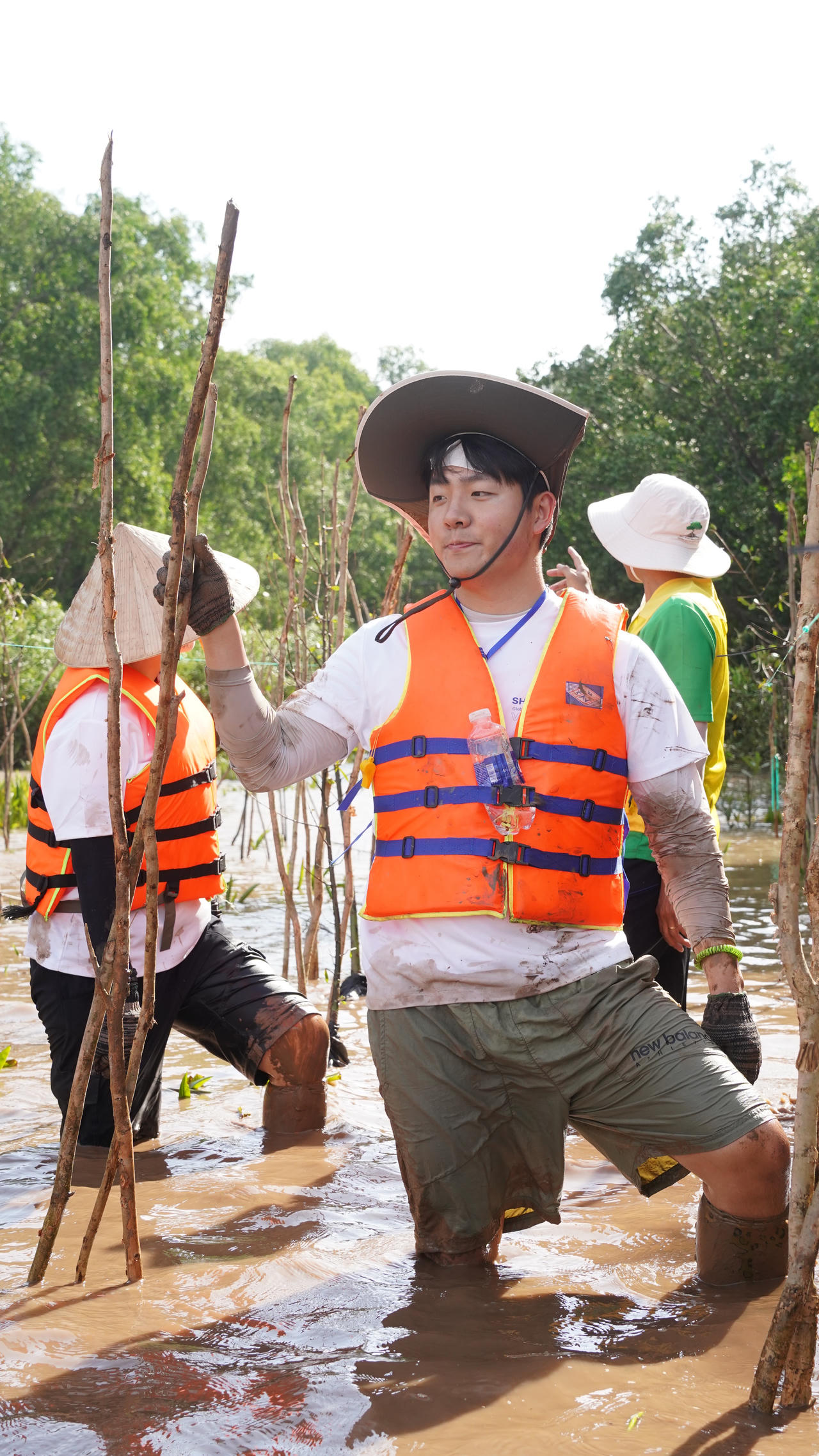 Đối với các thành viên đoàn tình nguyện toàn cầu, hoạt động trồng rừng là một trải nghiệm đặc biệt.