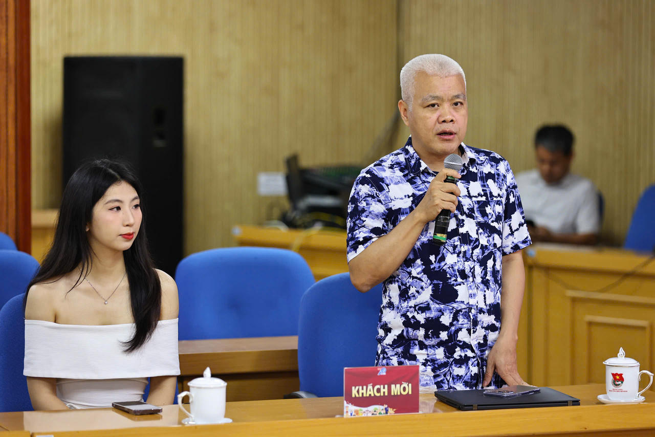 Ông Nguyễn Lâm Thanh, đại diện Tik Tok Việt Nam chia sẻ các ý tưởng về truyền thông tại chương trình.