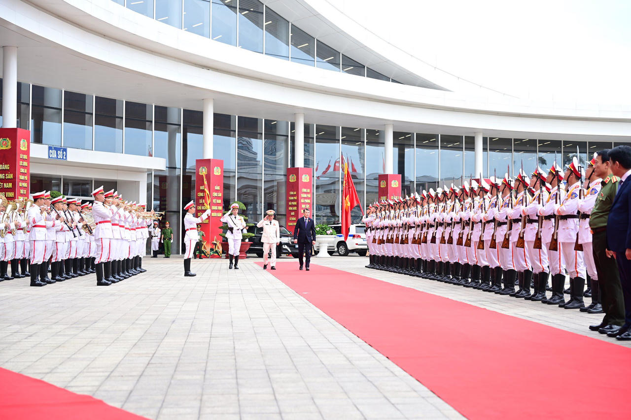 Thủ tướng Lê Minh Hưng: Công an Hải Phòng giữ vững an ninh để Hải Phòng phát triển nhanh, bền vững