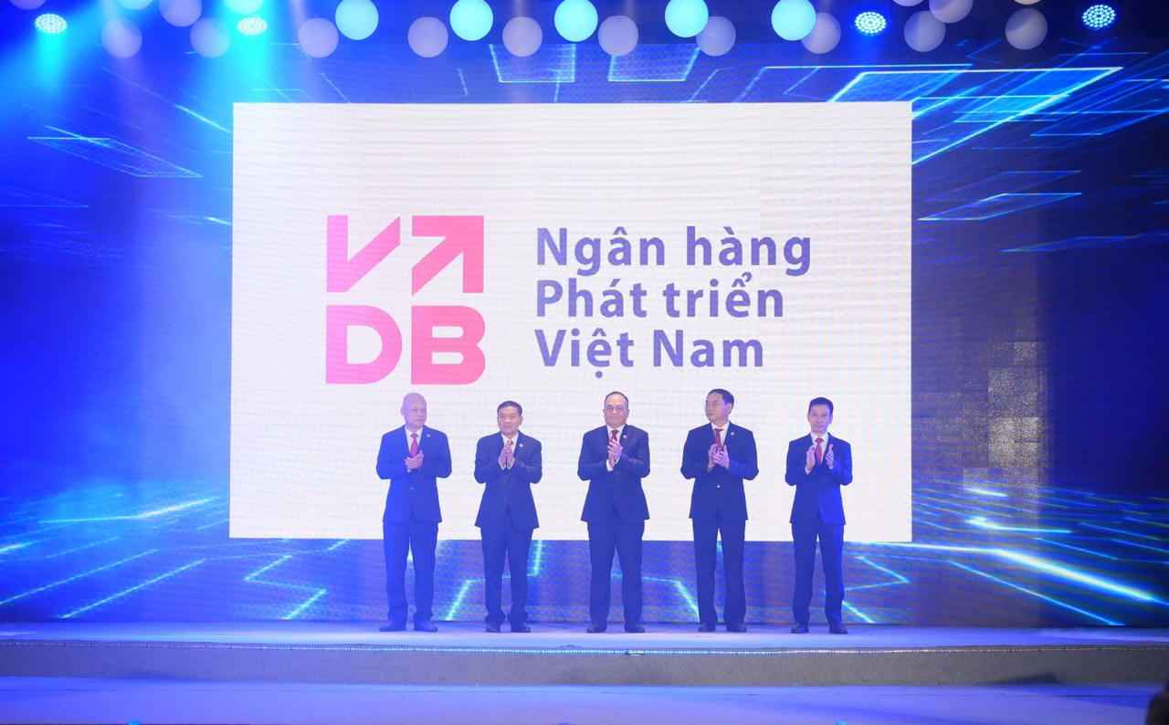 VDB kỷ niệm 20 năm thành lập: Khẳng định vai trò định chế tài chính phát triển của Nhà nước