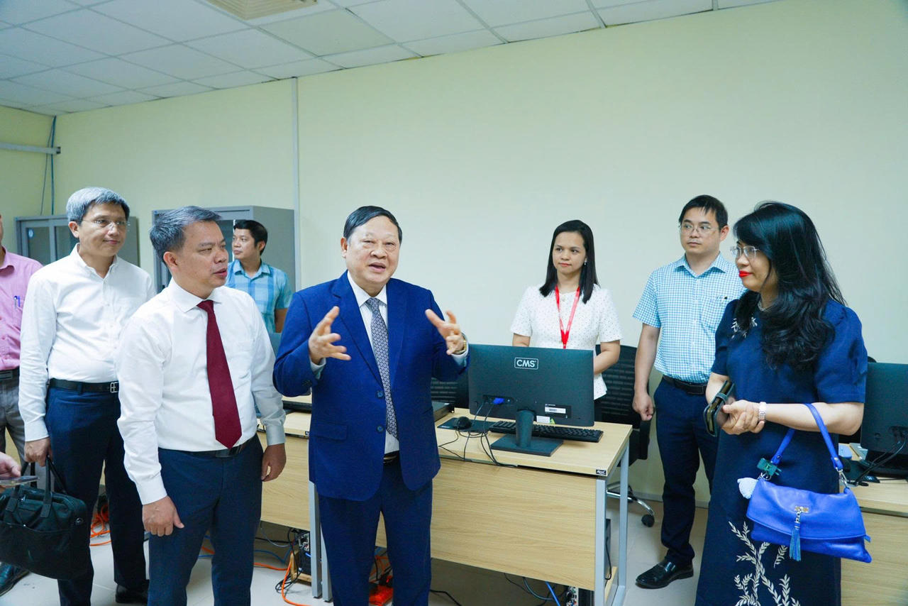 Chuẩn hóa đánh giá năng lực hành nghề bác sĩ Y học cổ truyền: Sẵn sàng cho kỳ thi quốc gia từ năm 2027