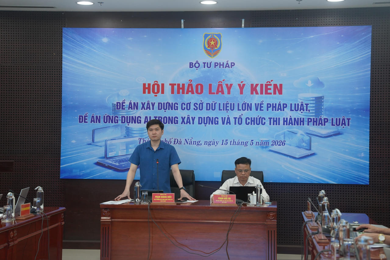 Cục trưởng Cục Công nghệ Thông tin Phạm Quang Hiếu phát biểu tại Hội thảo
