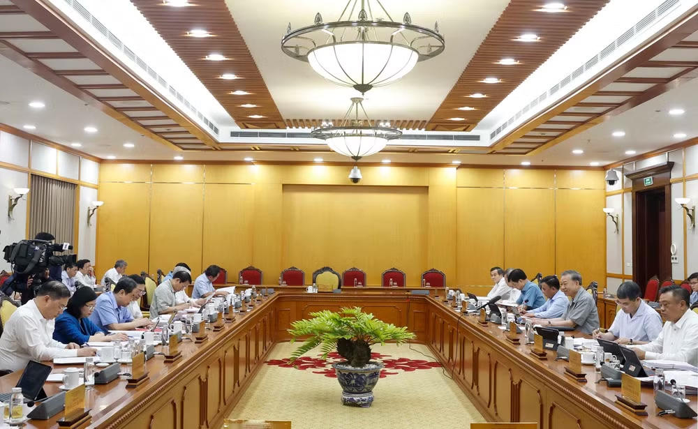 Hoàn thiện thể chế vượt trội, tạo động lực để TP Hồ Chí Minh phát triển nhanh, bền vững 