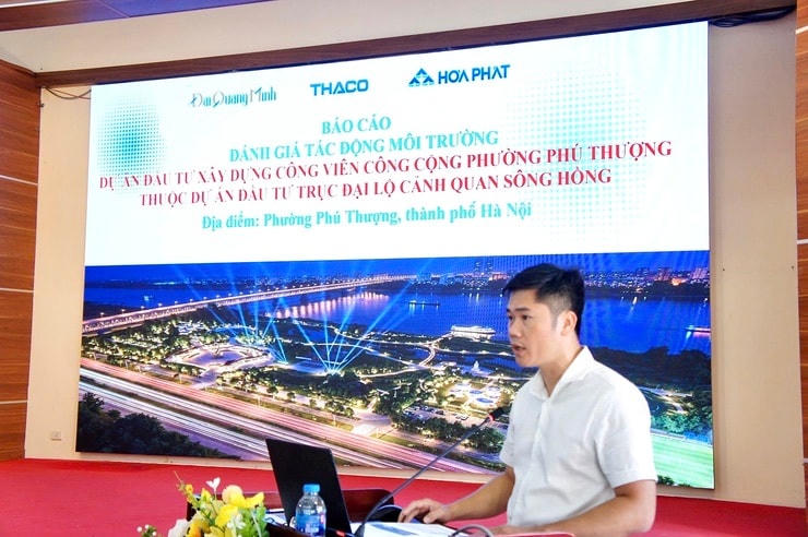 Đơn vị tư vấn trình bày báo cáo đánh giá tác động môi trường của dự án.