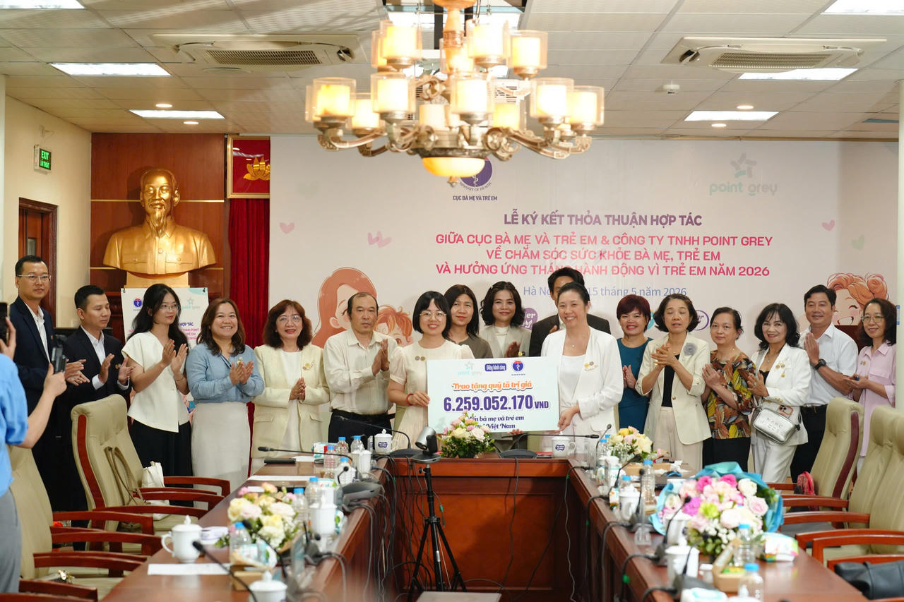 Hơn 6 tỷ đồng dành cho “Quỹ tã dành cho bà mẹ và trẻ em Việt Nam” đã được ký kết. (Nguồn Cục BMTE)