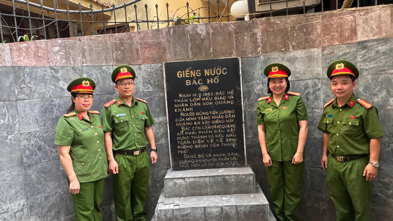Hành trình về địa chỉ đỏ giúp bồi đắp lý tưởng cách mạng, hun đúc tinh thần trách nhiệm trong mỗi cán bộ, chiến sĩ.