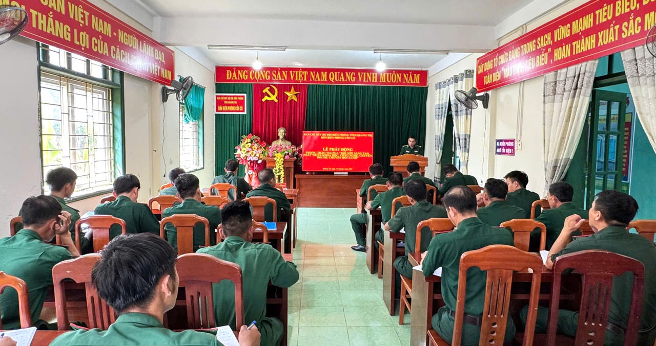 Toàn cảnh lễ phát động Phong trào thi đua “Đổi mới sáng tạo, phát triển khoa học, công nghệ, chuyển đổi số, chuyển đổi xanh” tại Đồn Biên phòng Cồn Cỏ.