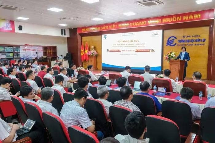 Hội thảo khoa học về công nghệ HVDC quy tụ nhiều chuyên gia, doanh nghiệp và giới nghiên cứu tham gia.