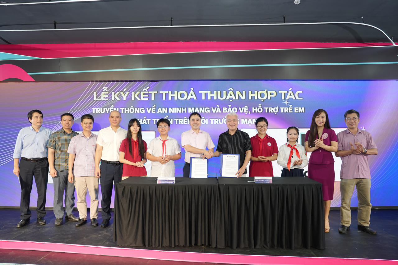 Chung tay bảo vệ thanh, thiếu niên trên không gian số
