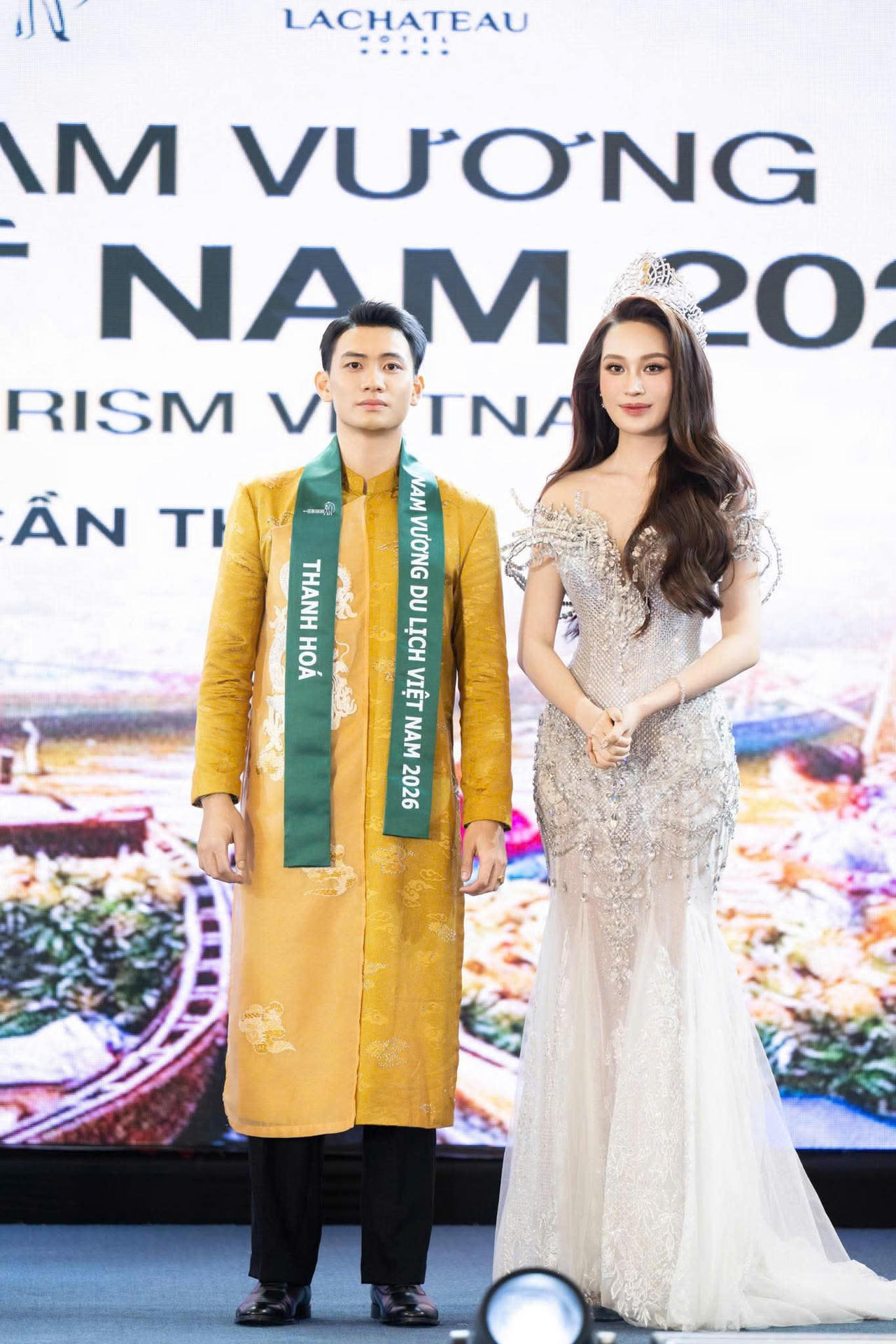 Theo một số khán giả sau khi tiếp xúc với Minh Đức, mọi người đều có cảm nhận anh khá giản dị và hoà đồng với mọi người (Ảnh: NVCC).