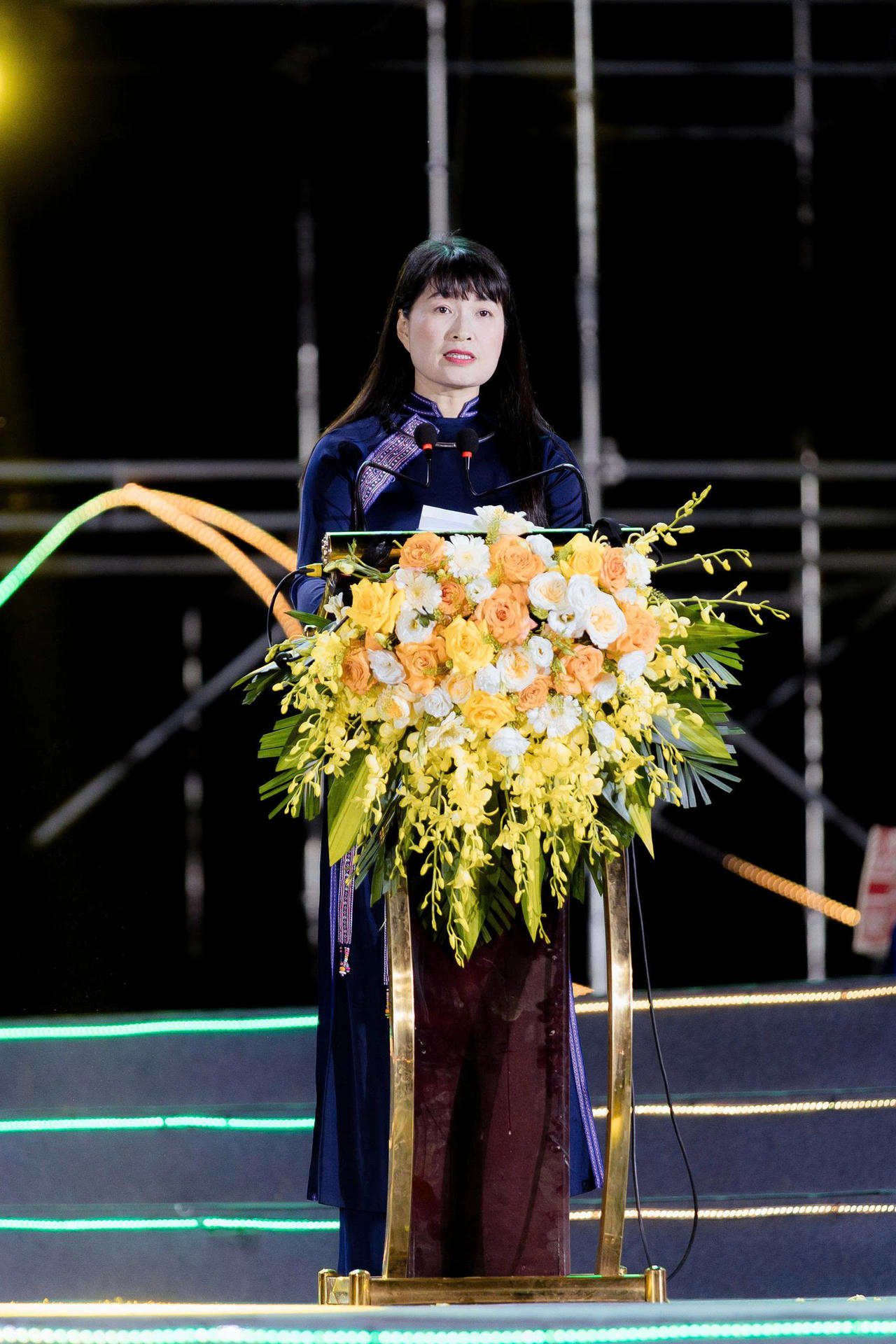 Bà&nbsp;Hà Thị Bích Hồng, Giám đốc Sở Văn hóa, Thể thao và Du lịch tỉnh Thái Nguyên Phát biểu khai mạc chương trình. ảnh Lâm Khánh