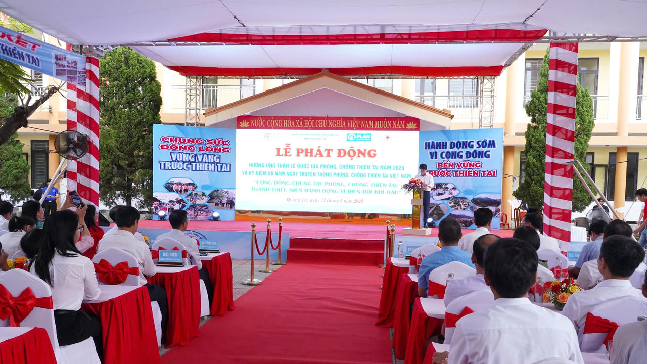 Quang cảnh lễ phát động.