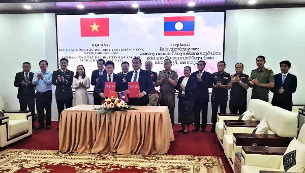 Tỉnh Quảng Trị và tỉnh Khăm Muồn (Lào) ký kết phối hợp tìm kiếm, hồi hương hài cốt liệt sĩ
