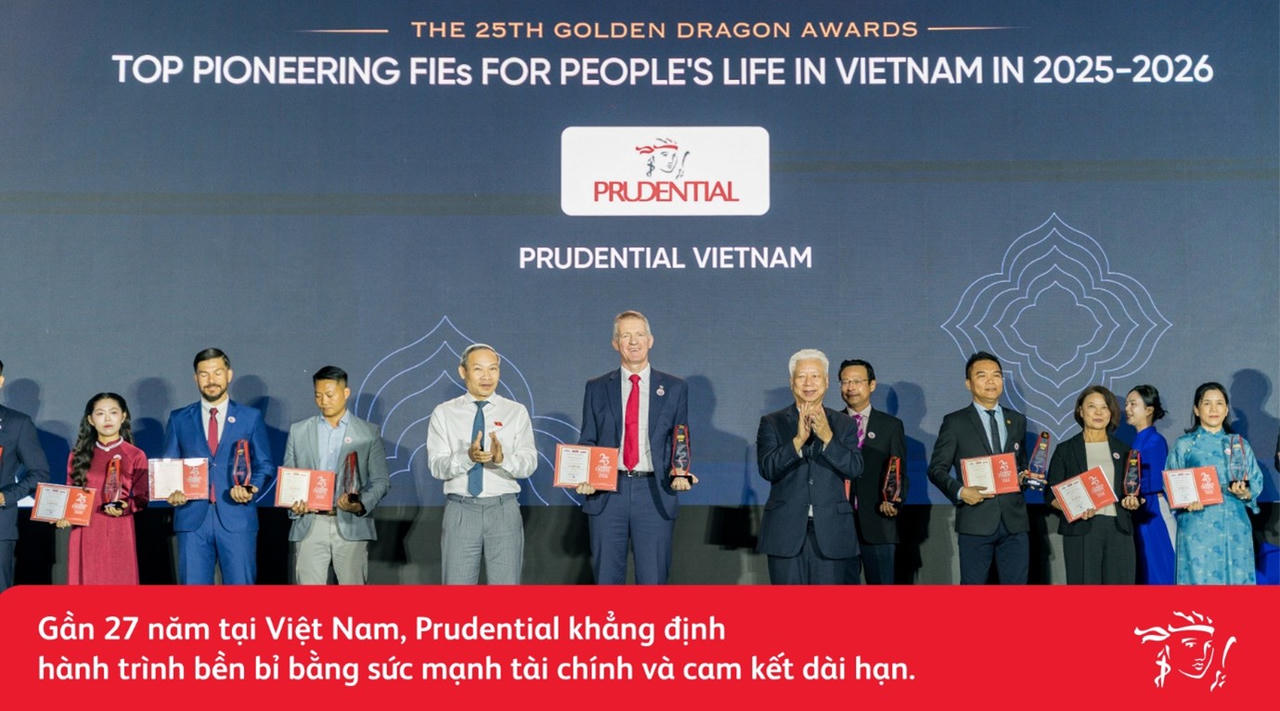Đại diện Prudential Việt Nam tham dự nhận giải thưởng
