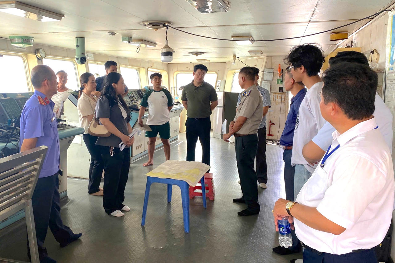 Chấp hành viên Trần Thanh Hợp nhiều lần làm việc, vận động các bên để đảm bảo quá trình thi hành án theo đúng pháp luật và đảm bảo lợi ích của các bên.