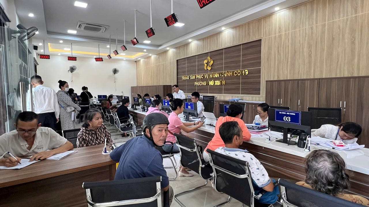 Hiện nay khối lượng công việc đổ dồn về cấp xã, phường trong khi biên chế công chức tư pháp - hộ tịch không tăng tương ứng, gây quá tải, đặc biệt ở khu vực đô thị đông dân cư.&nbsp;