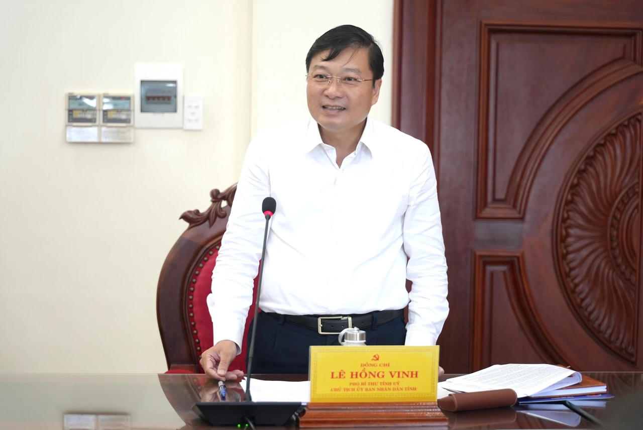Chủ tịch UBND tỉnh Quảng Trị Lê Hồng Vinh đề nghị một số nội dung cần phải thực hiện để thúc đẩy hoạt động xuất nhập khẩu. Ảnh: T.Đ