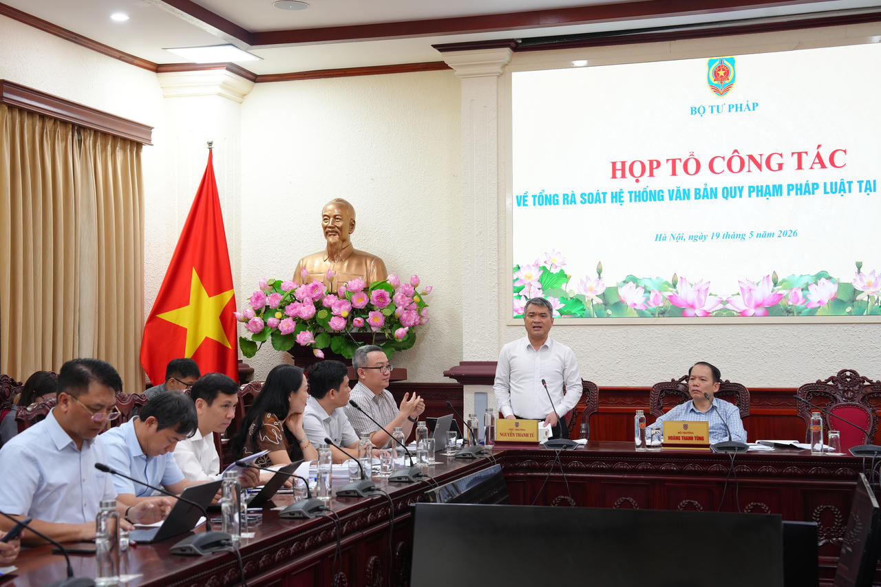 Thứ trưởng Nguyễn Thanh Tú phát biểu tại cuộc họp.