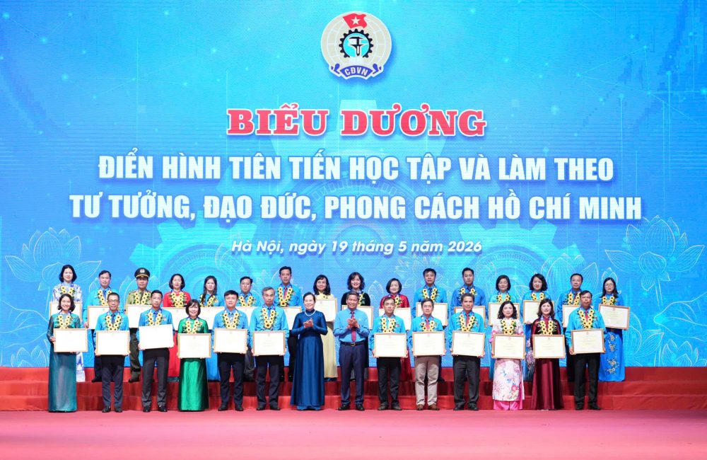 Tôn vinh 131 tập thể, cá nhân tiêu biểu học và làm theo tư tưởng, đạo đức, phong cách Hồ Chí Minh