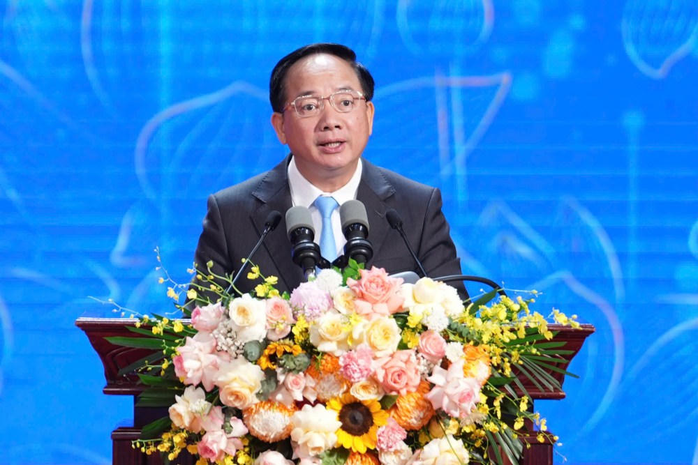 Ủy viên Bộ Chính trị, Bí thư Trung ương Đảng, Trưởng Ban Tuyên giáo và Dân vận Trung ương Trịnh Văn Quyết phát biểu tại Hội nghị. (Ảnh: Hữu Chánh)
