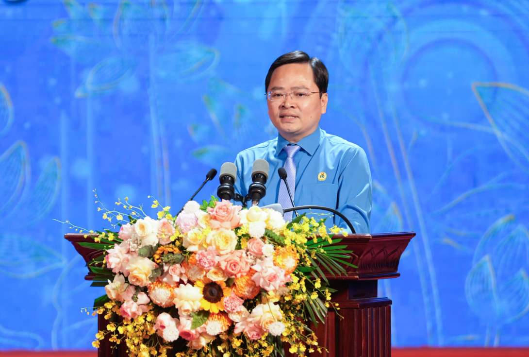 Ủy viên Ban Chấp hành Trung ương Đảng, Phó Chủ tịch Ủy ban Trung ương Mặt trận Tổ quốc Việt Nam khóa XI, Chủ tịch Tổng LĐLĐ Việt Nam Nguyễn Anh Tuấn&nbsp;phát biểu khai mạc Hội nghị. (Ảnh: Hữu Chánh)