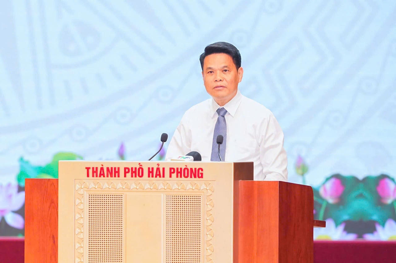 Ông&nbsp;Lê Ngọc Châu, Ủy viên Trung ương Đảng, Bí thư Thành ủy, Trưởng Đoàn đại biểu Quốc hội TP Hải Phòng phát biểu tại hội nghị.