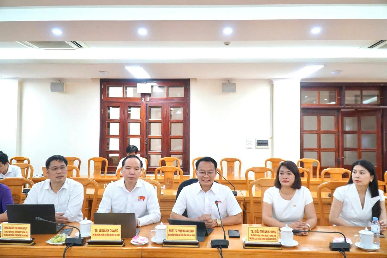 Lãnh đạo HHT tại buổi làm việc với UBND tỉnh Hà Tĩnh