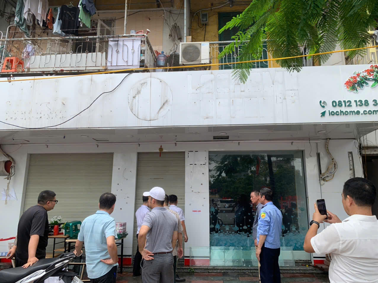 Phòng Thi hành án dân sự khu vực 3 – Hải Phòng phối hợp các lực lượng chức năng tổ chức tiếp nhận, bàn giao nhà theo quy định.