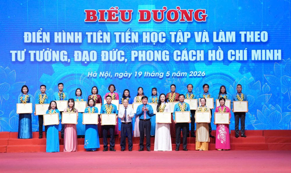 Tôn vinh 131 tập thể, cá nhân tiêu biểu học và làm theo tư tưởng, đạo đức, phong cách Hồ Chí Minh
