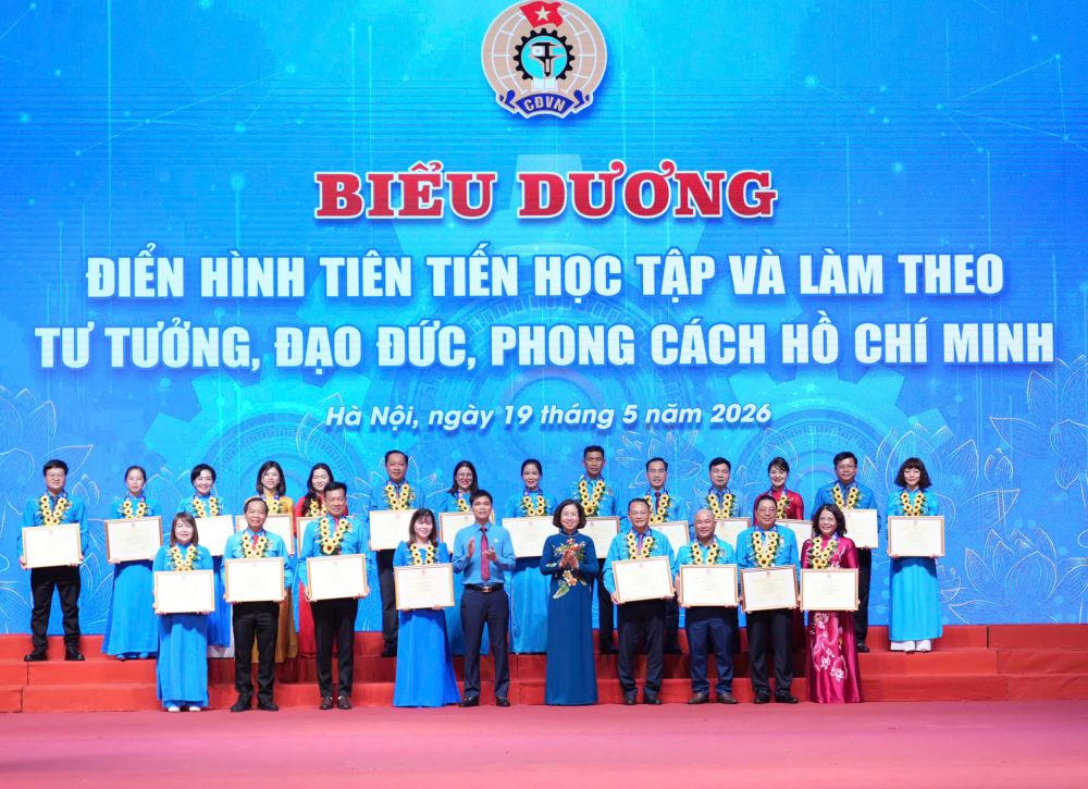 Tôn vinh 131 tập thể, cá nhân tiêu biểu học và làm theo tư tưởng, đạo đức, phong cách Hồ Chí Minh