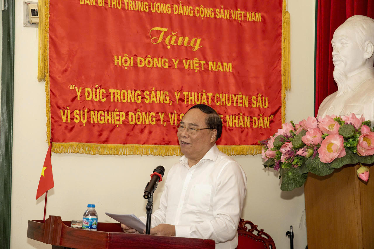 TTND.PGS.TS. Đậu Xuân Cảnh - Chủ tịch Hội Đông y Việt Nam phát biểu khai mạc.