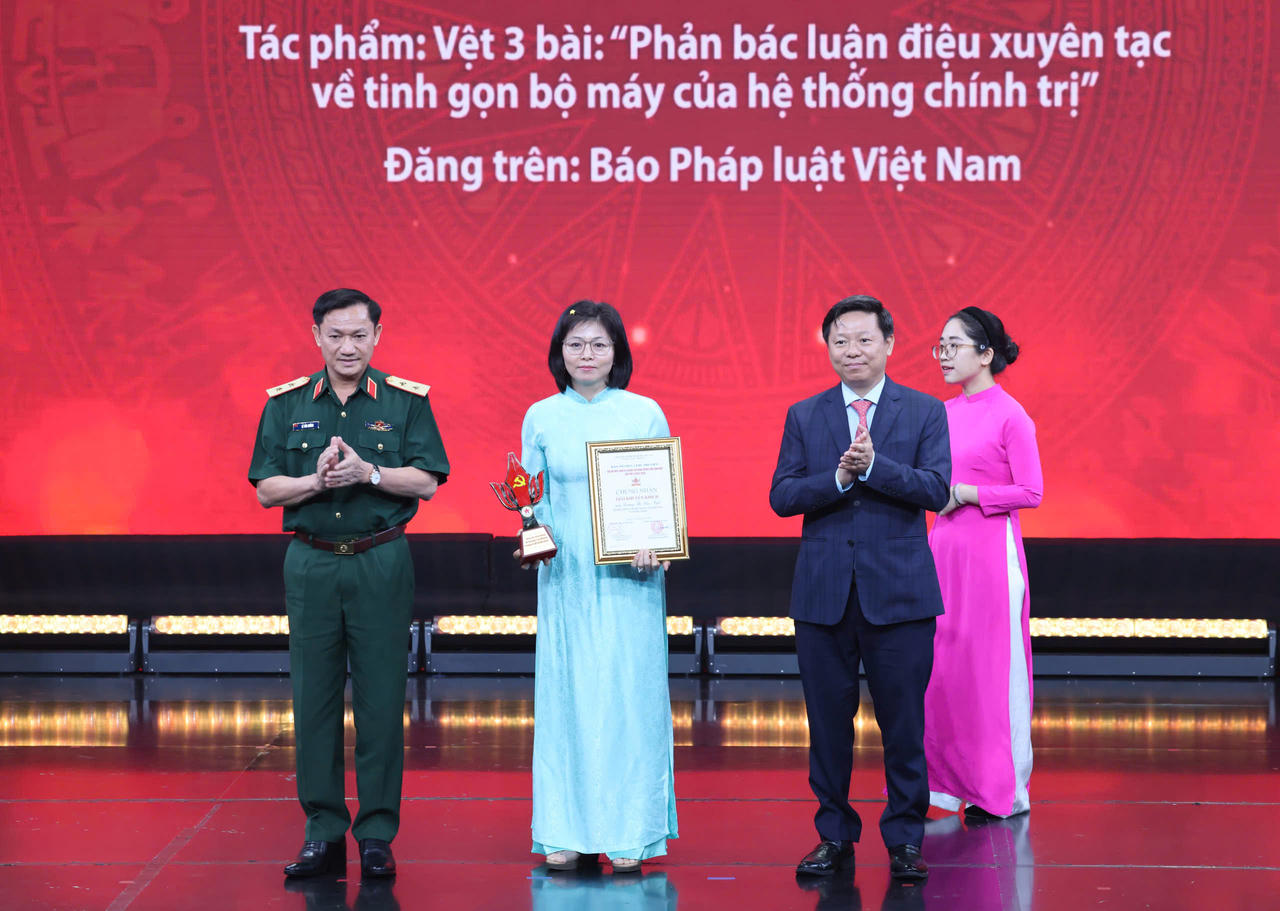 Báo PLVN đoạt giải Cuộc thi 'Bảo vệ nền tảng tư tưởng của Đảng trong tình hình mới'