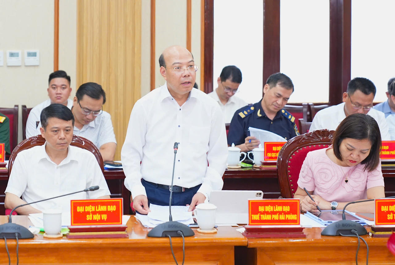 Lãnh đạo Thuế thành phố Hải Phòng phát biểu tại cuộc làm việc.