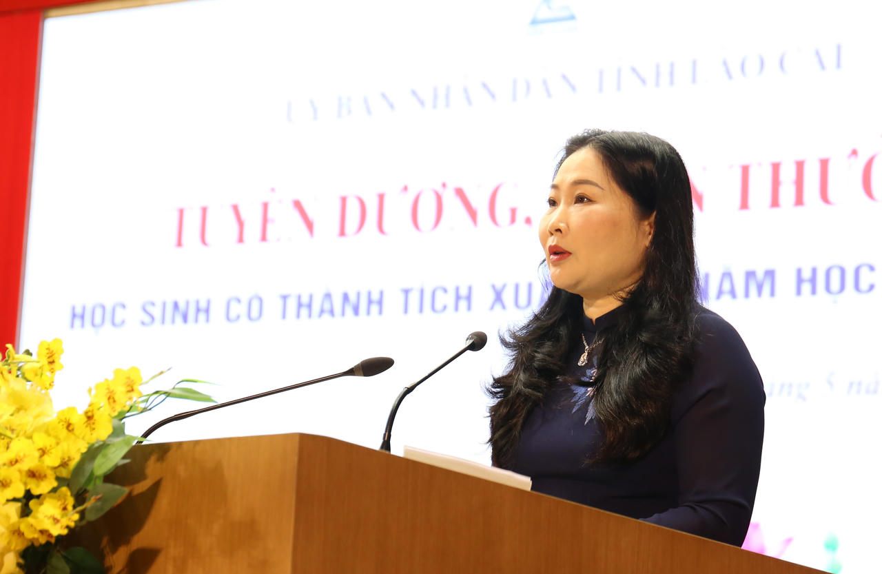 "Lào Cai luôn nhất quán quan điểm đầu tư cho giáo dục là đầu tư cho tương lai và đầu tư cho phát triển; chăm lo".&nbsp;