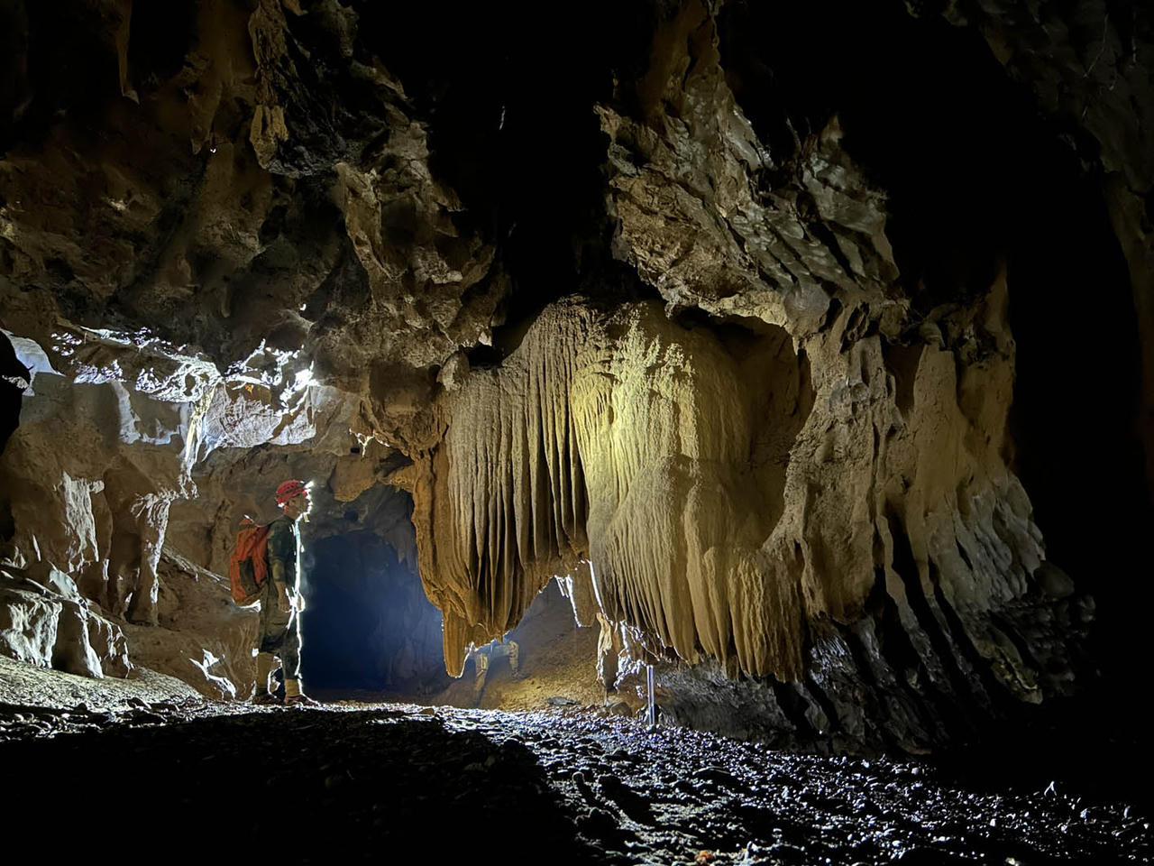 Hang Nước Lặn tại xã Tân Thành và xã Tuyên Lâm dài 2.721m.&nbsp;(Ảnh: BQLVQG Phong Nha - Kẻ Bàng)