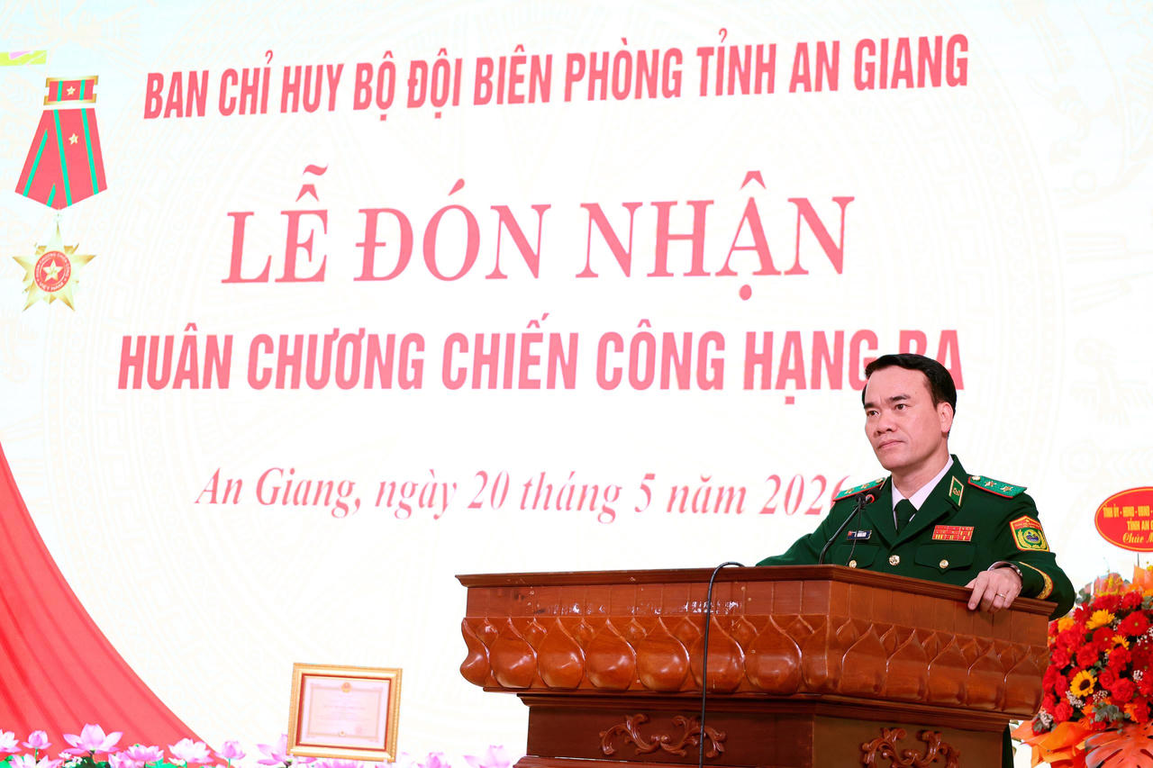 Trung tướng Vũ Trung Kiên, Ủy viên Ban Chấp hành Trung ương Đảng, Ủy viên Quân ủy Trung ương, Tư lệnh Bộ đội Biên phòng phát biểu tại buổi lễ.