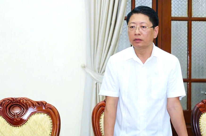Ông Trần Huy Tuấn chủ trì Hội nghị Ban thường vụ tỉnh Ninh Bình