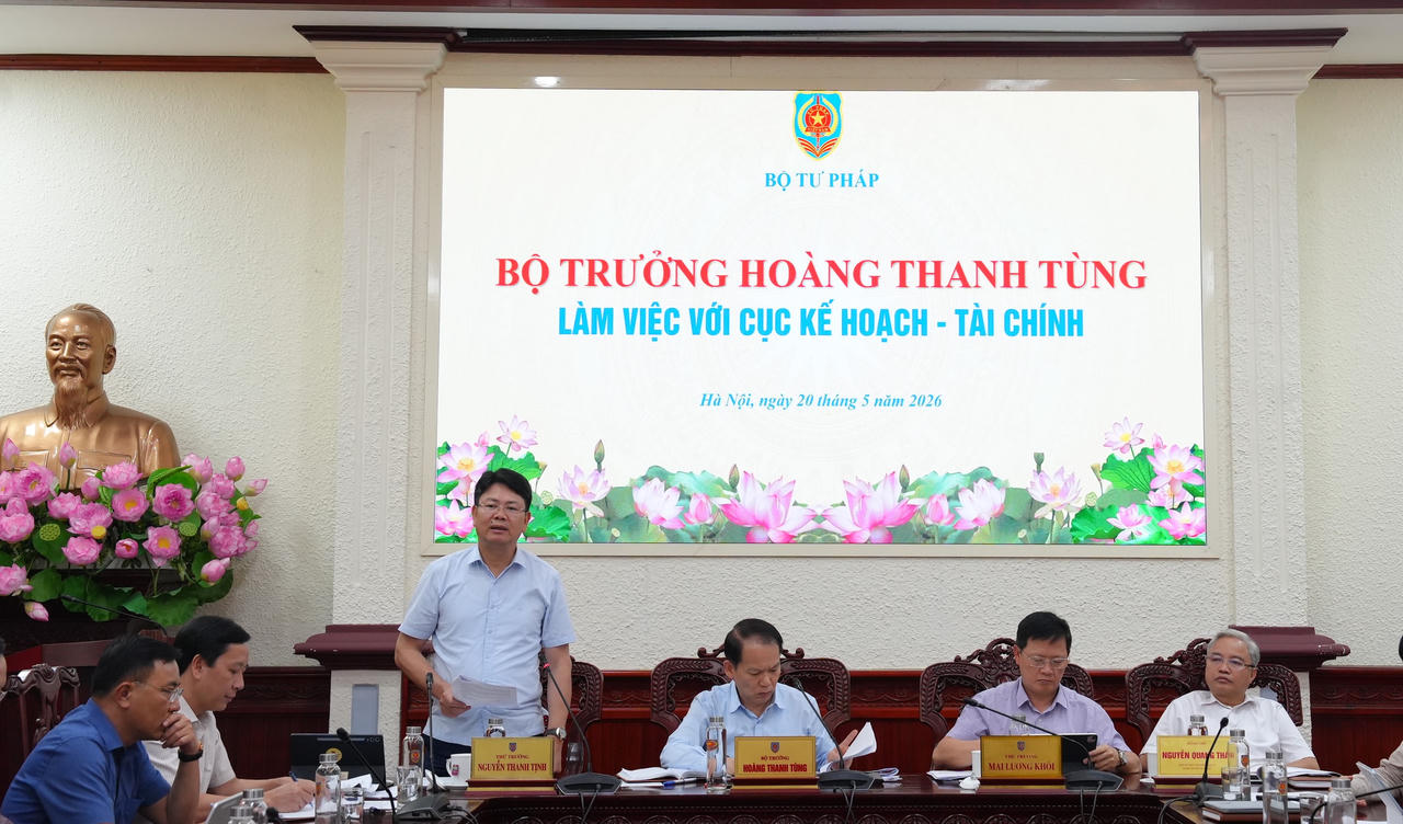 Thứ trưởng Nguyễn Thanh Tịnh phát biểu tại buổi làm việc.